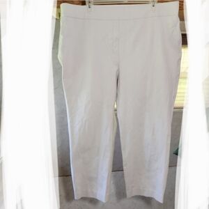 Spanx On-The-Go Kick Flare Pants Size 3X Classic White Pull On Pant Stretch